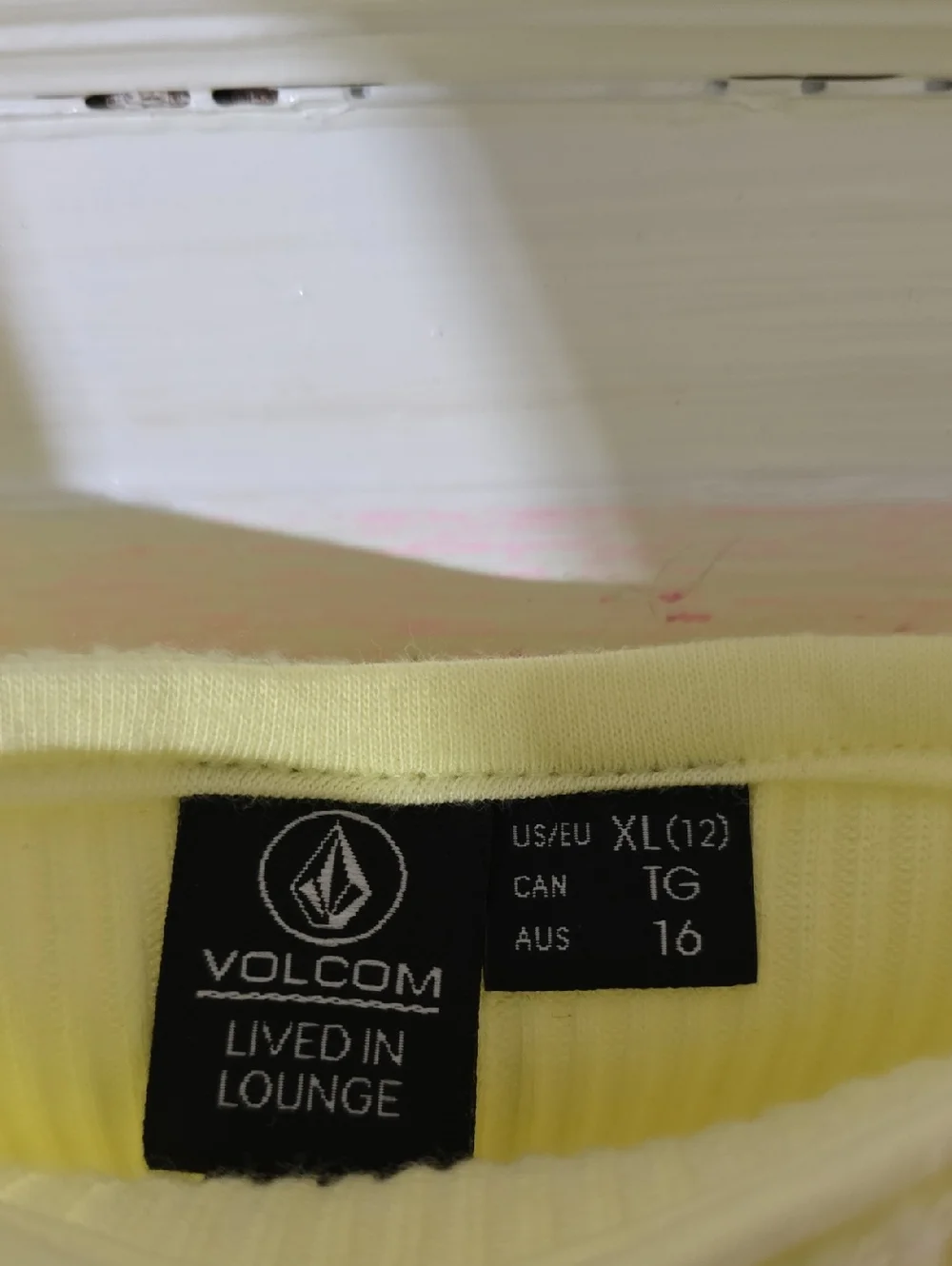 Volcom - Picture 4 of 6